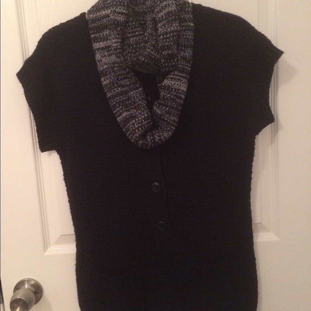 🌷5 for $25 OP Tunic Sweater with Scarf